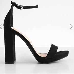 Wild diva lounge Morrin heeled sandal size 7.5